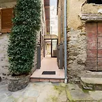 Gelsomino Stone House By Halldis Apartament Stazzona