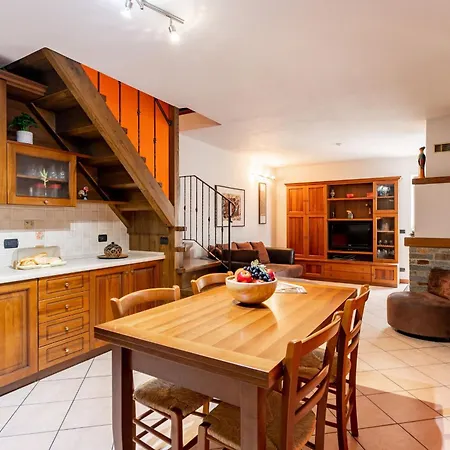 Gelsomino Stone House By Halldis Apartament *